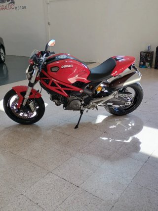 Ducati Monster Roja