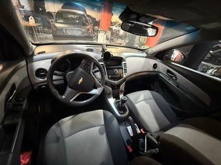 Chevrolet Cruze impoluto