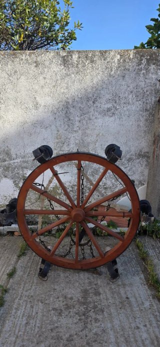Lámpara Rueda Carro Madera y Metal