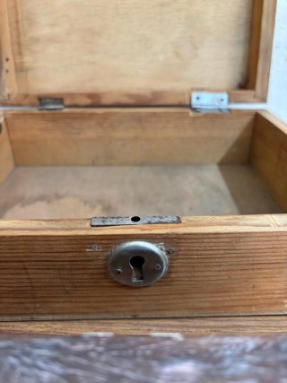 Scatole di legno antiche