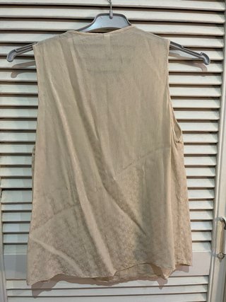 Blusa camisa beige sin mangas botones Mango S