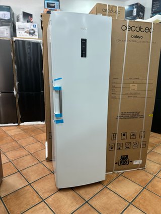 Congelador Vertical Haier 262L