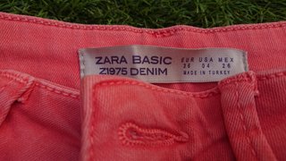 Pantalón Zara rosa con brillos laterales