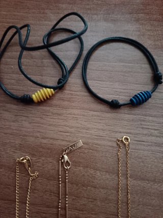 Lote bisutería: collares, pulseras y pendientes