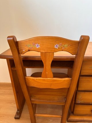 Conjunto Escritorio y Silla de Madera Maciza