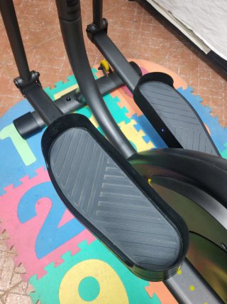 Bicicleta Elíptica Negra y Amarilla