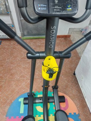 Bicicleta Elíptica Negra y Amarilla