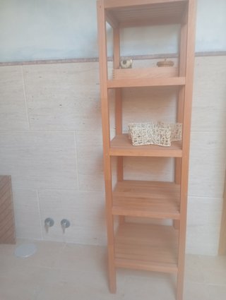 Estantería de madera