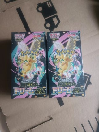 2 cajas Pokemon mega dream ex