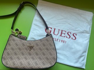 Bolso Guess Monogram Marrón y Dorado