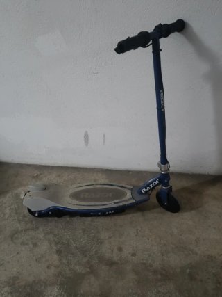 Patinete Eléctrico Razor Azul