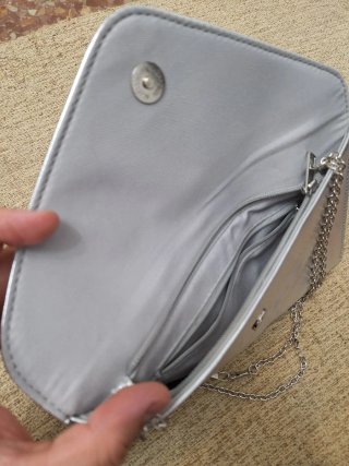 Bolso Clutch Plateado Elegante