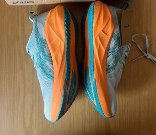 Zapatillas Asics Novablast 5 Talla 43,5