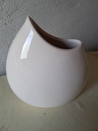 Vaso di design in ceramica bianco