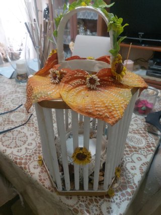 Lanterna decorativa in tessuto e legno
