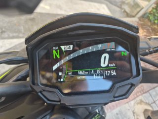 Kawasaki Z900 124cv 2024 - 5.950km