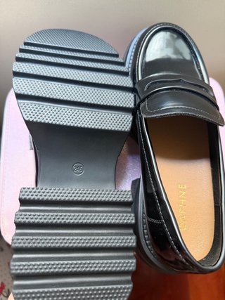Mocasines negros con plataforma