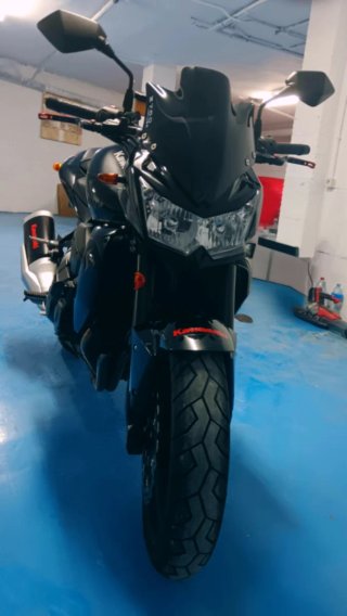 Kawasaki Naked Negra