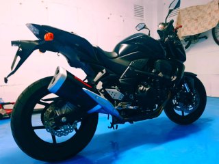 Kawasaki Naked Negra