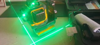Clavadora y Nivel Láser DeWalt