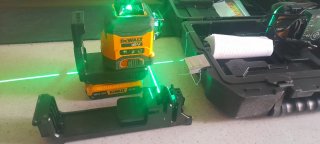 Clavadora y Nivel Láser DeWalt