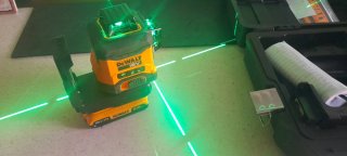 Clavadora y Nivel Láser DeWalt