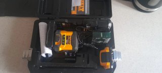Clavadora y Nivel Láser DeWalt