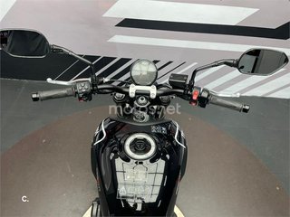 TRIUMPH Trident 660