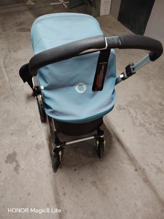 Carrito Bugaboo con patinete