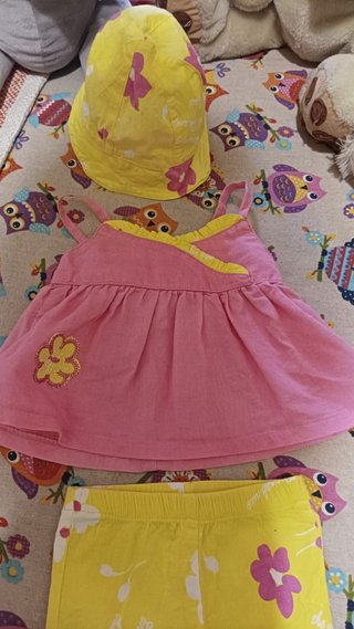 Conjunto niña 12 meses: top, pantalón y gorro