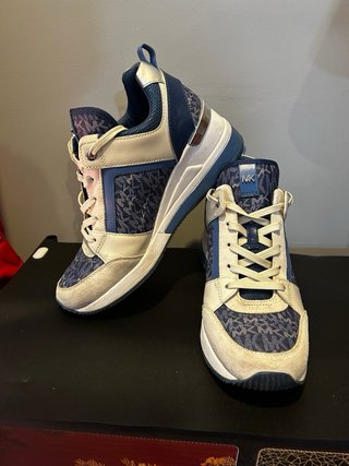 Zapatillas Michael Kors Beige y Azul