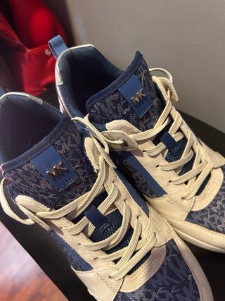 Zapatillas Michael Kors Beige y Azul