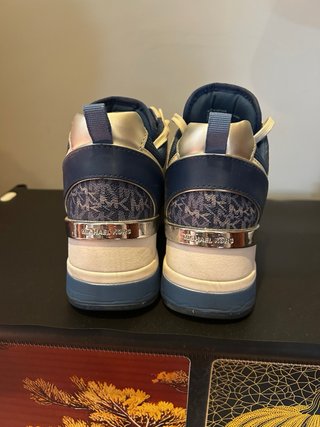 Zapatillas Michael Kors Beige y Azul