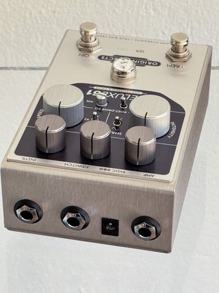 Origin Effects DELUXE 61 preamp y tremolo