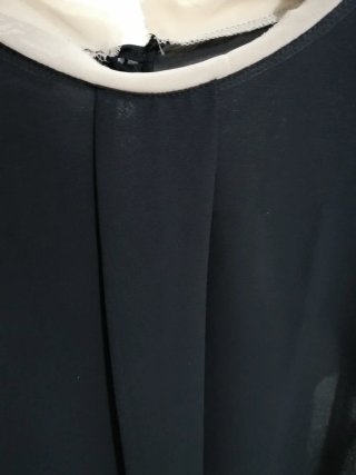 Camicia elegante nera con dettagli beige