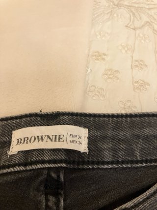 Pantalón gris  elástico Brownie con tachuelas