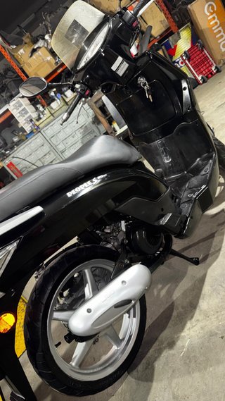 Kymco People 50cc Scooter Automática Negra
