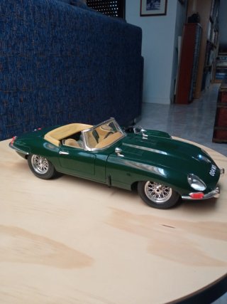 Jaguar E-Type Burago 1:18 Verde