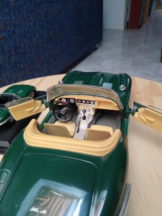 Jaguar E-Type Burago 1:18 Verde