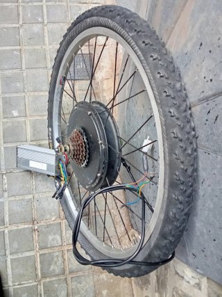 Rueda Eléctrica Trasera 1500 w.48 V.Controladora