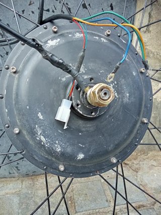 Rueda Eléctrica Trasera 1500 w.48 V.Controladora