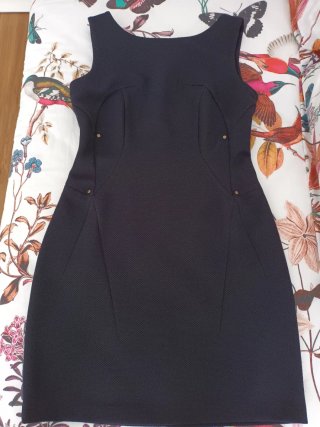 Vestido azul marino sin mangas