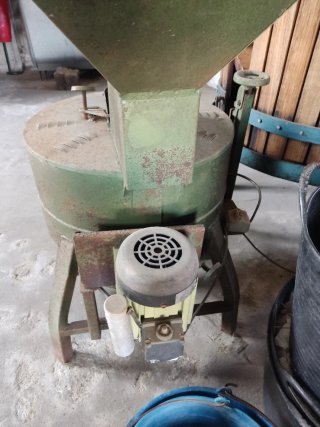 Molino de maíz eléctrico MANOTRI