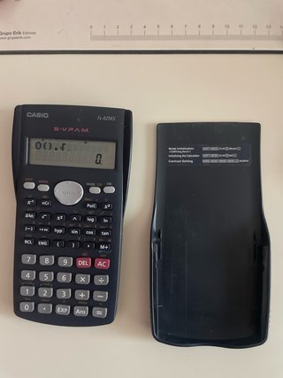Calculadora Casio fx-82MS