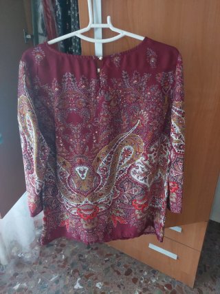 Blusa Estampada Multicolor Burdeos