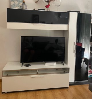 Mueble de salón moderno blanco y negro