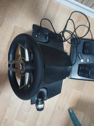 Volante Logitech PS4