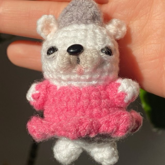 Llavero amigurumi de pibble princesa