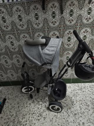 Triciclo infantil gris