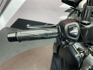 YAMAHA XMAX 300